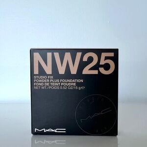MAC Studio Fix Pressed Powder Foundation in NW25